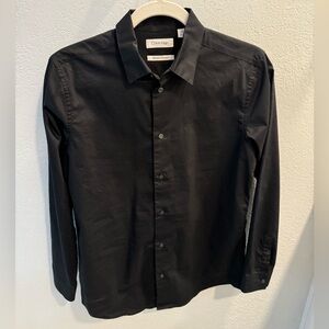 Boys Calvin Klein size 18 button dress shirt - black